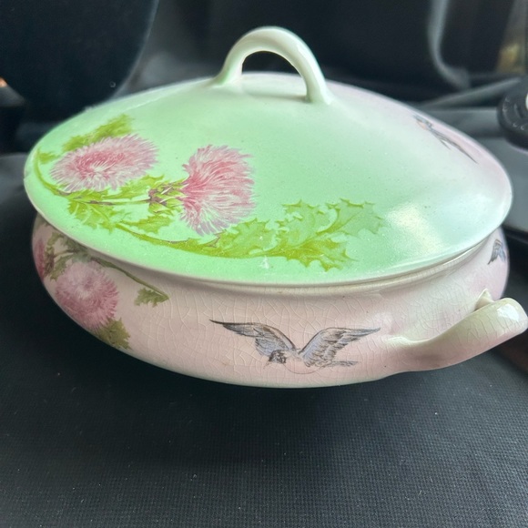 Vintage Other - VTG Beautiful pink and green decorative tureen with birds and thistle. No chips